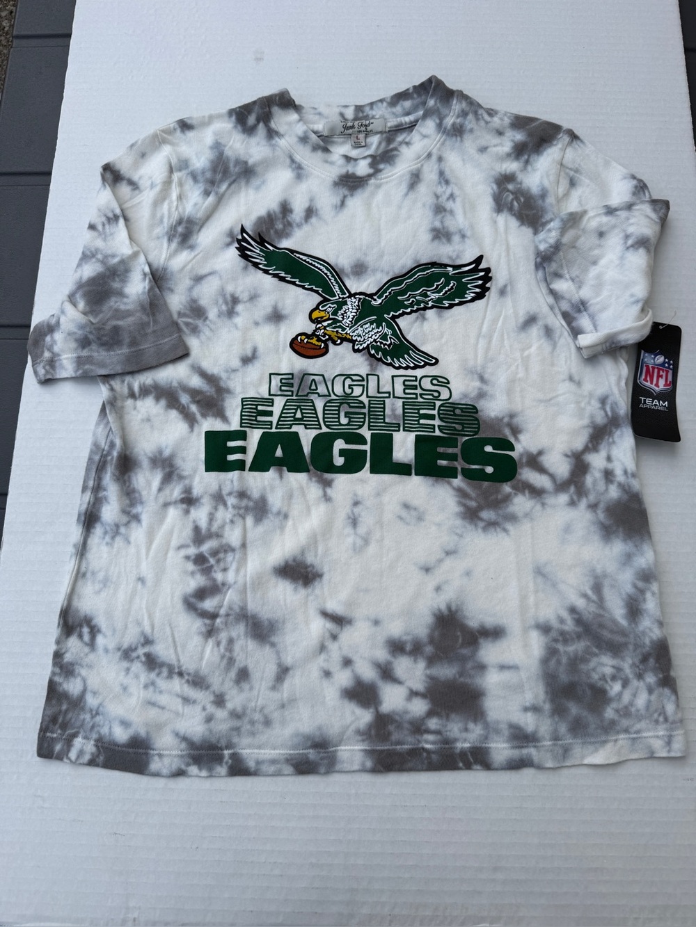 Eagles Large grey/white tie died. NWOT